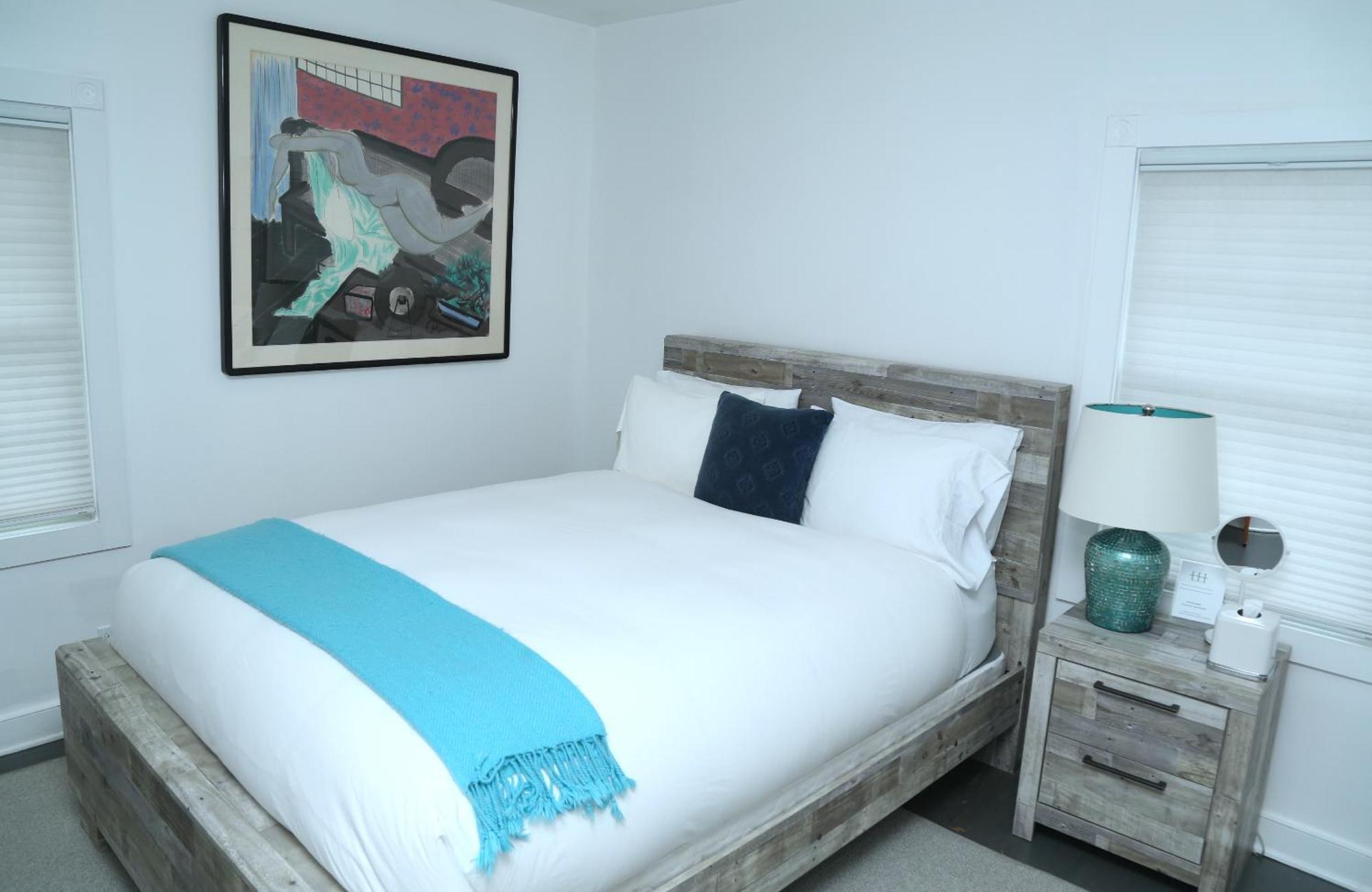 Harpoon House 3*